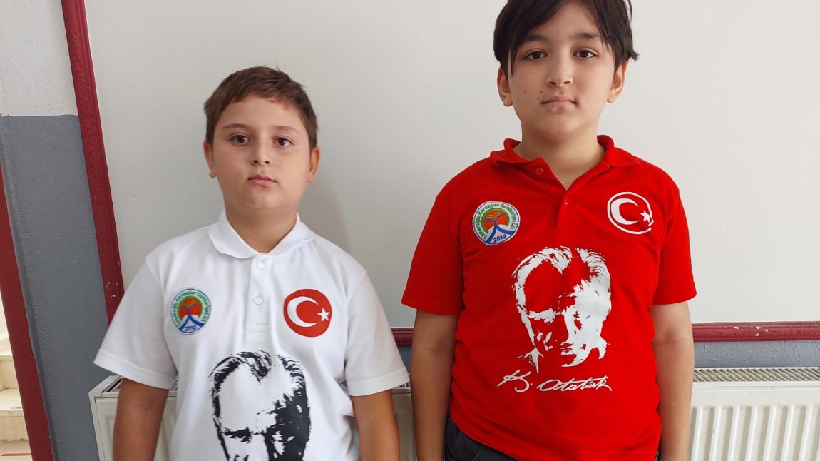   YAZLIK OKUL  KIYAFETLERİMİZ